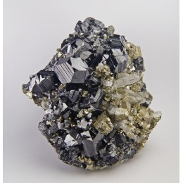 Sphalerite, Pyrite, Quartz - Trepca M03337